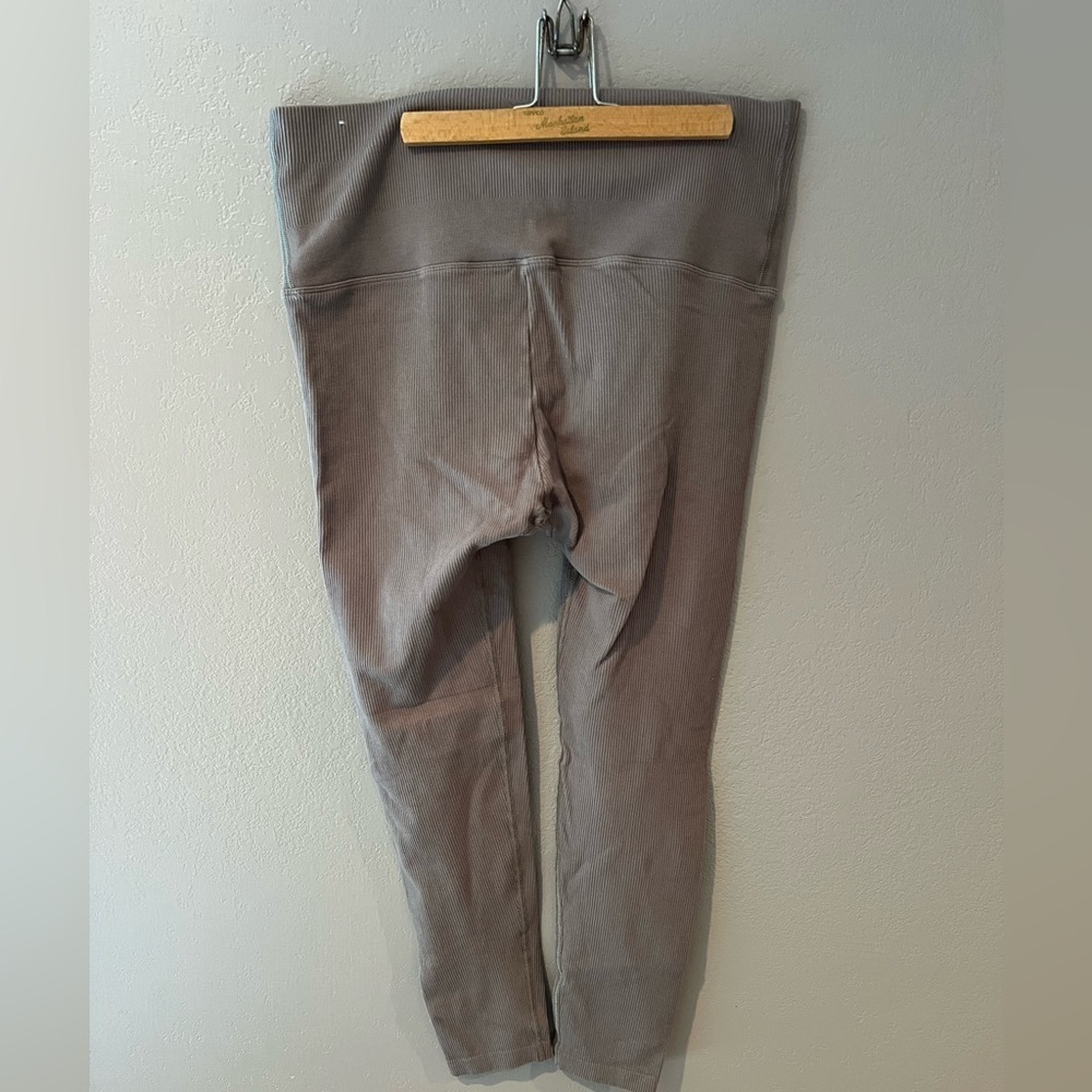 All in Motion Ribbed Legging - Picture 5 of 6